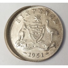 AUSTRALIA 1951 . SIXPENCE . ERROR . LARGE LIP . OFF CENTRE